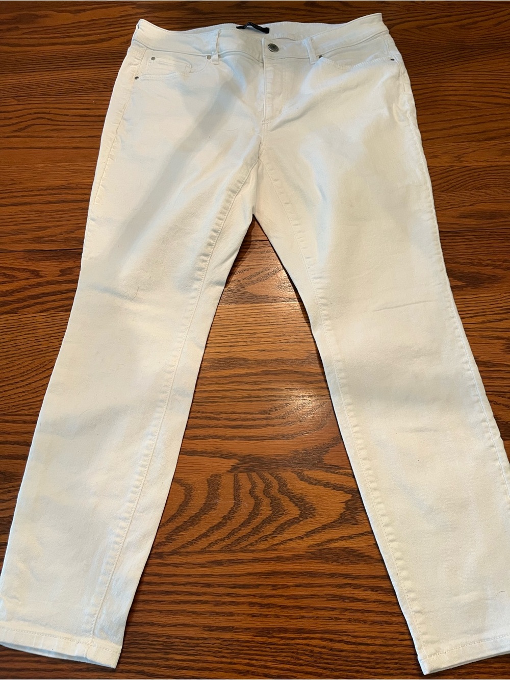 Ann Taylor White Petite Curvy Fit Jeans